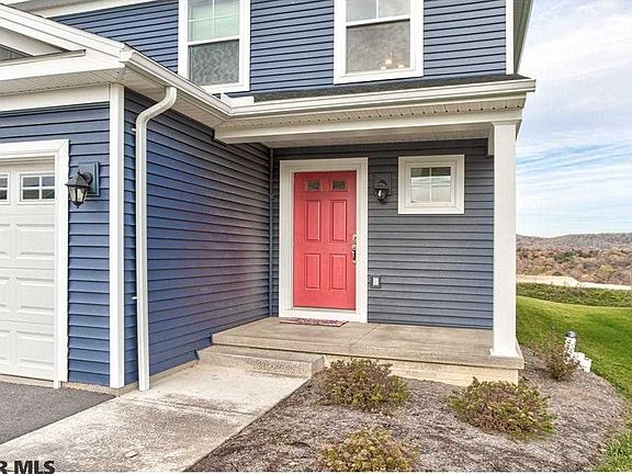3rd image of 109 Caymus Dr