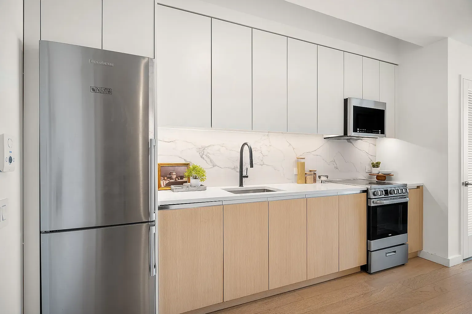 123 Linden Boulevard — Photo 2