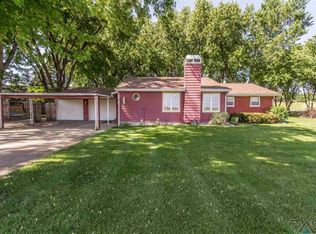 47628 Slip Up Creek Rd, Sioux Falls, SD 57104