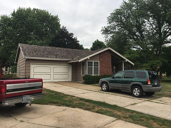 2nd image of 9808 Harrison Cir
