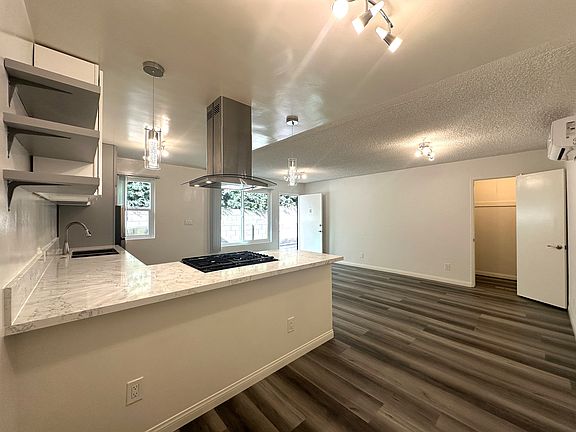4th image of 1706 Granville Ave #3A