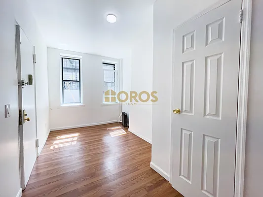 Rented by City Connections Realty | media 7