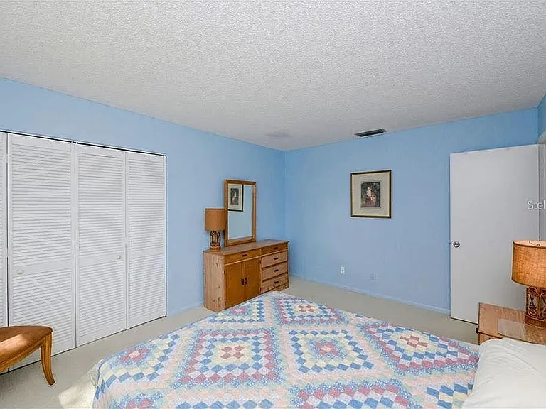 7880 Palm Aire Ln #201 — Photo 4