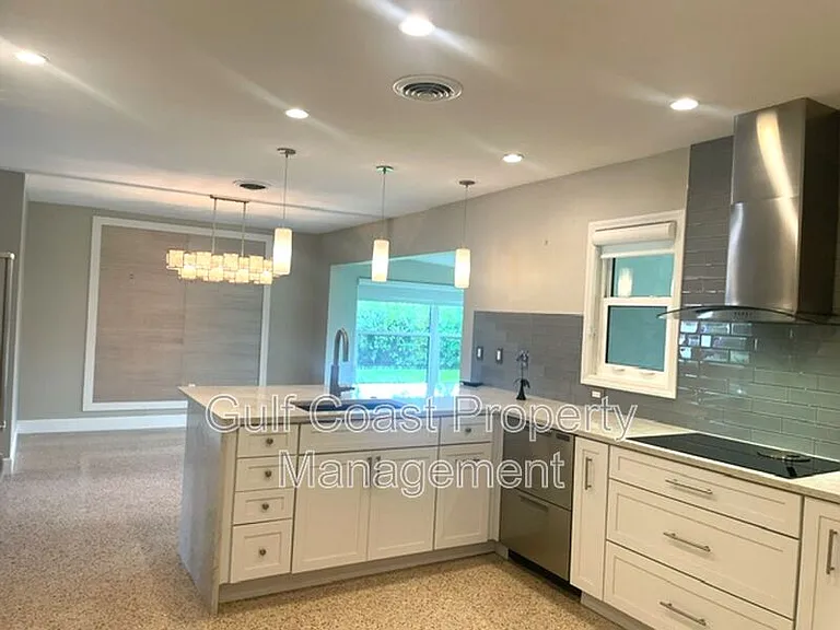 2253 Valencia Dr — Photo 20
