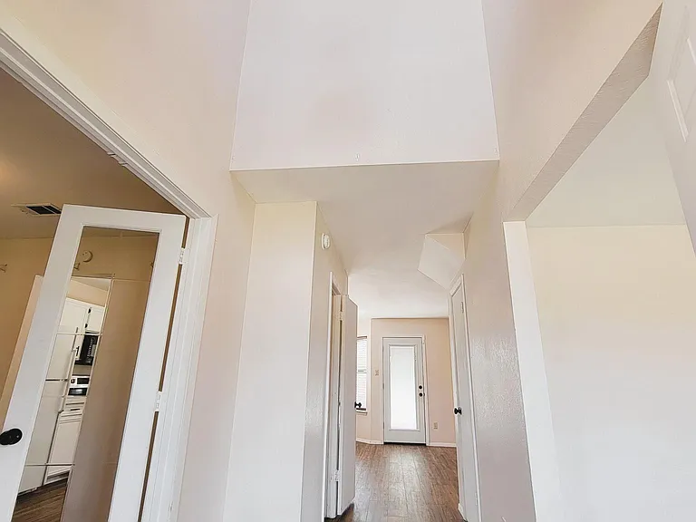 2315 Bernice Cir — Photo 4