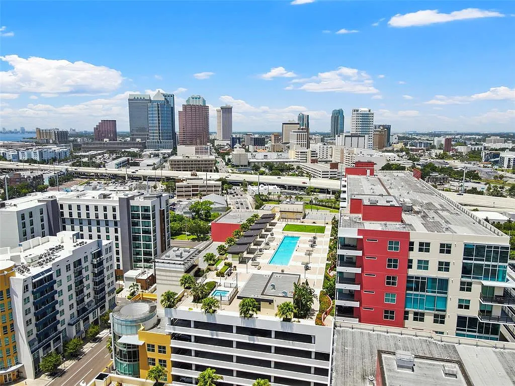 Building Photo - 1208 E Kennedy Blvd #515