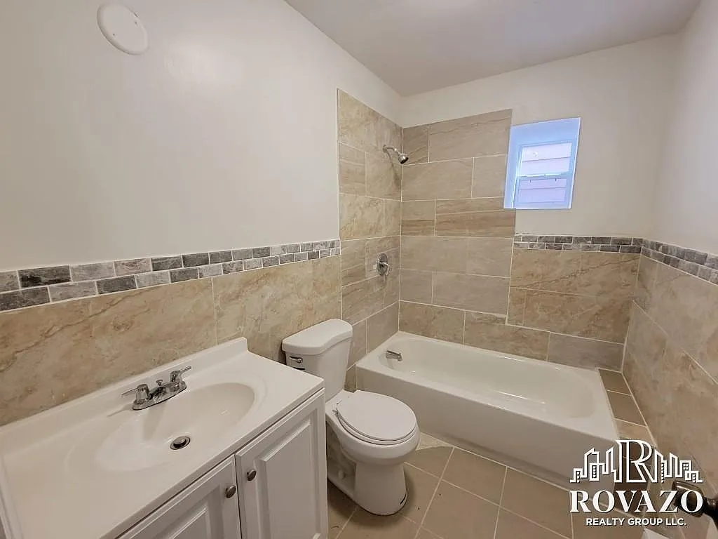 Photo 2 of 8 - 959 Grove St #2R - Irvington, NJ Building Photo - 959 Grove St #2R