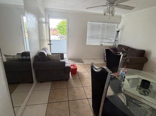 Agua Dulce Condo, Sweetwater, FL 33174