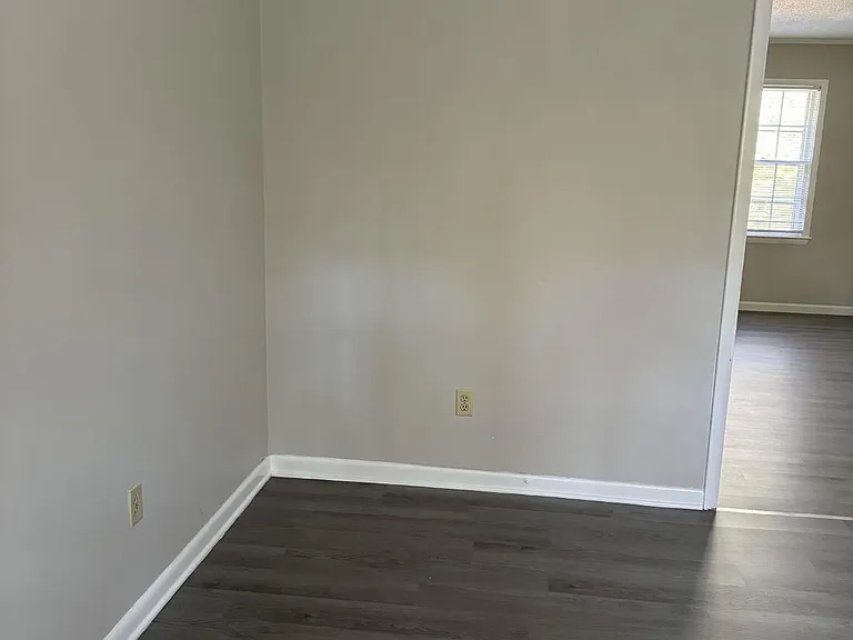 144 Nottingham Dr #5 — Photo 5