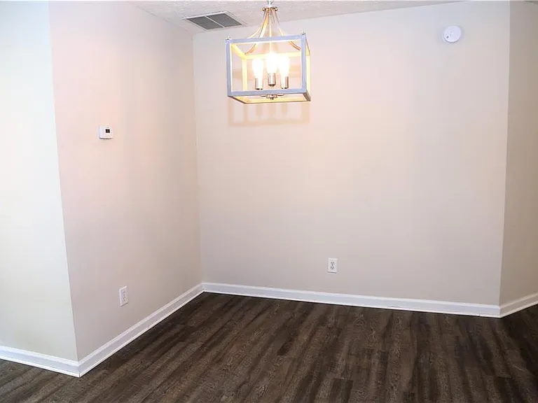 514 Carrington Ct — Photo 5