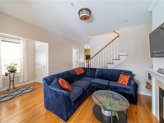 5th image of 38 Greene St APT 3