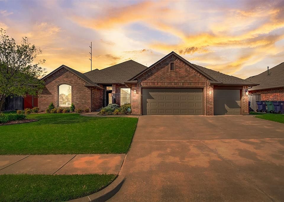 1st image of 3105 SW 135th Ter