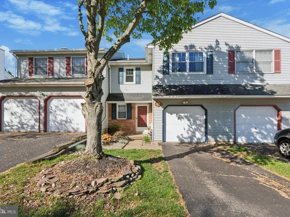 131 Red Haven Dr, North Wales, PA 19454