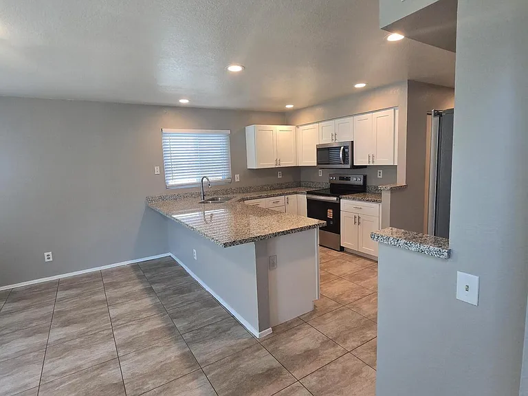 5144 W Boston Way — Photo 5