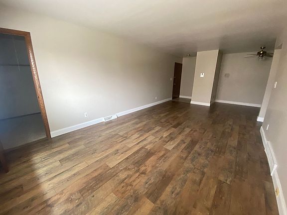 3rd image of N114W15518 Sylvan Cir APT 14
