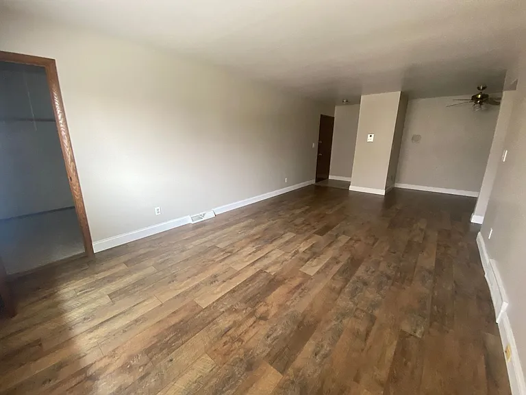 N114W15518 Sylvan Cir — Photo 3