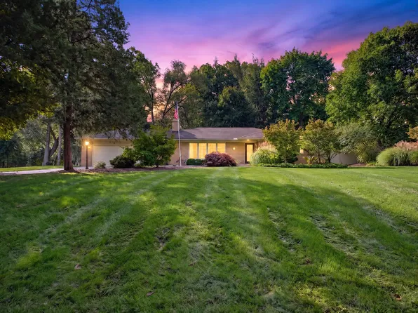 1325 Austscot Dr, Jackson, MI 49203