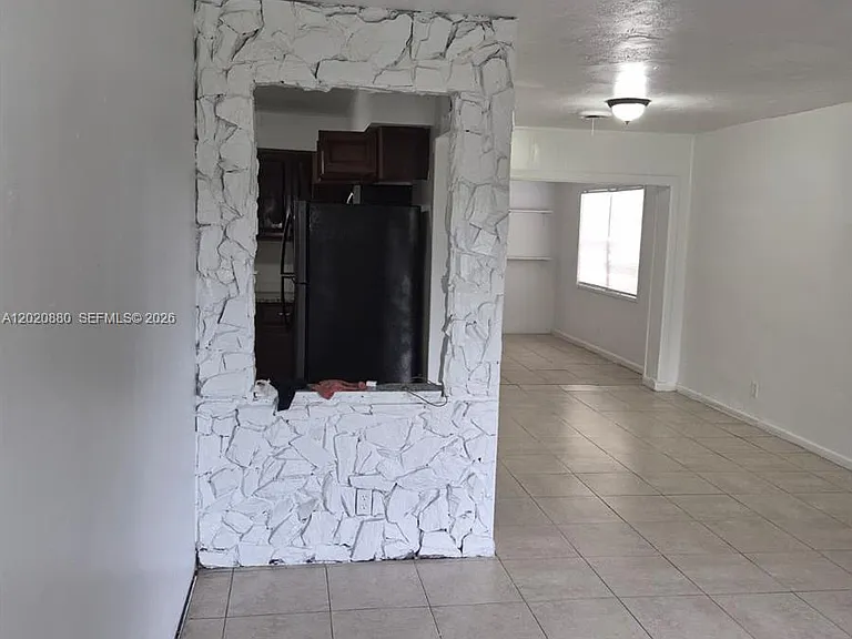 2781 SW 4th St — Photo 5