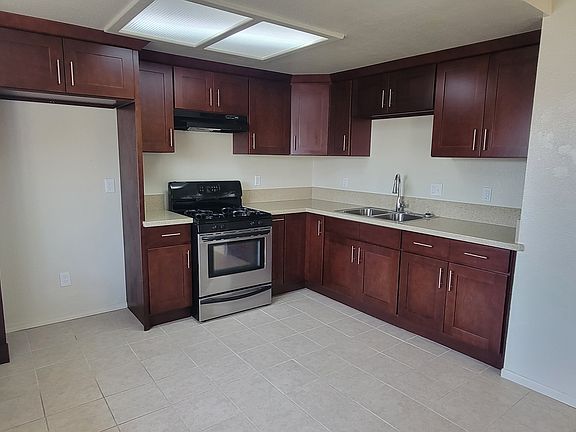 4th image of 139 N Normandie Ave APT 203