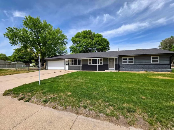 404 W 8th Ave, Holdrege, NE 68949