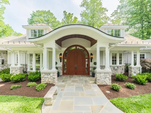 611 Heritage Dr, Lynchburg, VA 24503