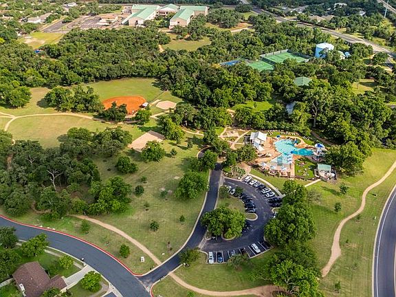 3rd image of 808 House Creek Dr