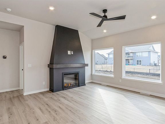 3rd image of 715 Kohl Dr