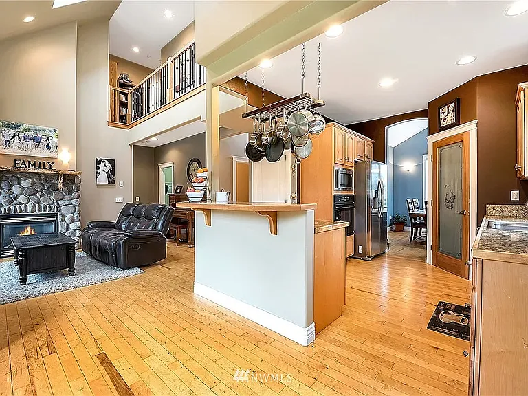 4463 Castlerock Dr — Photo 12