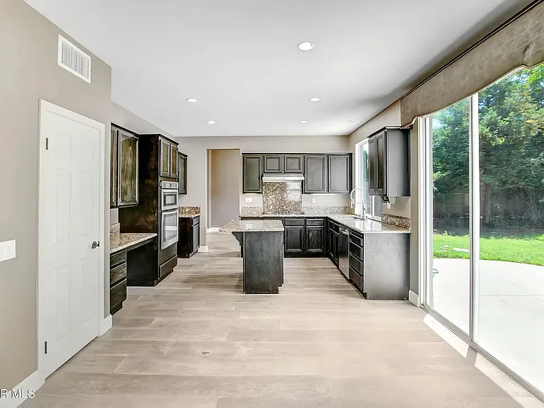 1955 Autumnbreeze Pl — Photo 16