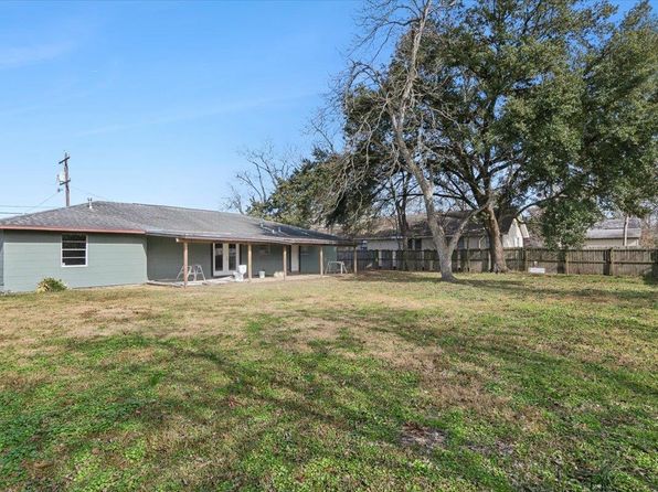 2211 Avenue A, Nederland, TX 77627