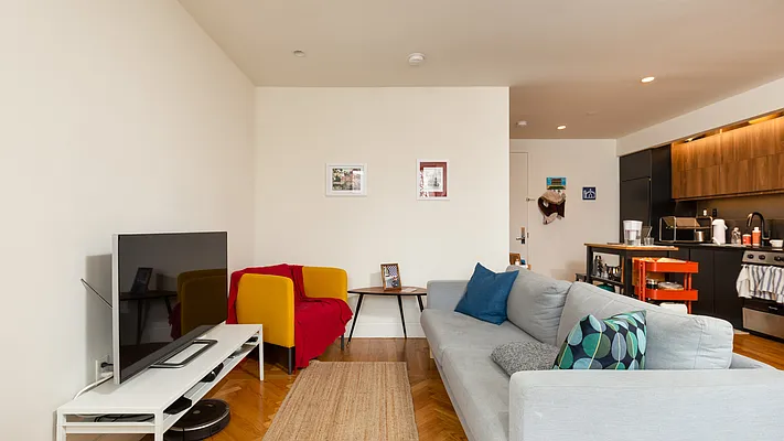 Rented by Nooklyn NYC LLC | media 45