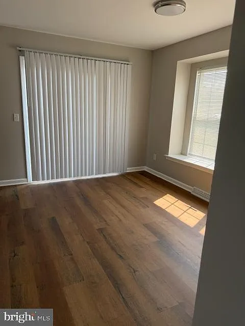 3 bed, 2.5 bath, 2072 sqft, $2,450 — Photo 3