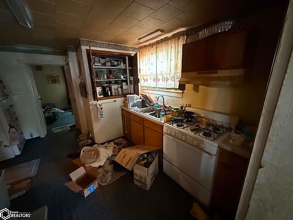 3rd image of 1410 Spray St