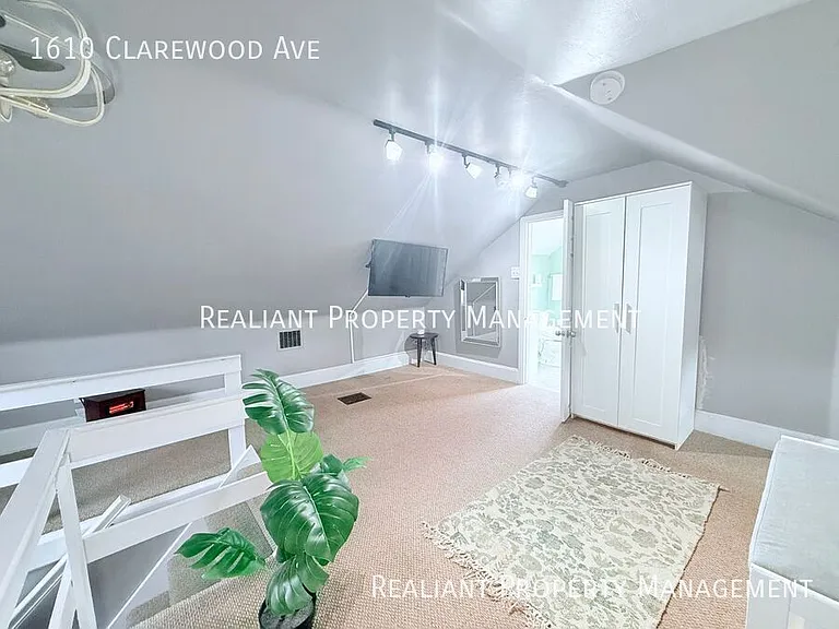 1610 Clarewood Ave — Photo 24