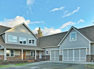 1208 S Obenchain Rd, Eagle Point, OR 97524