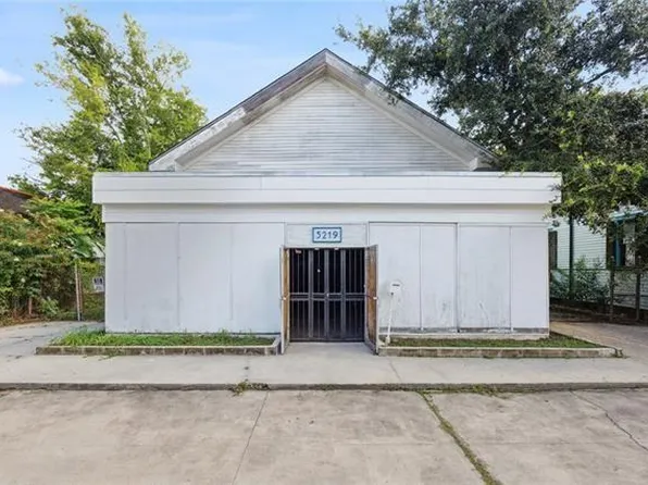 5219 Dauphine St, New Orleans, LA 70117