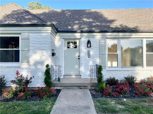 5024 Howe Dr, Roeland Park, KS 66205
