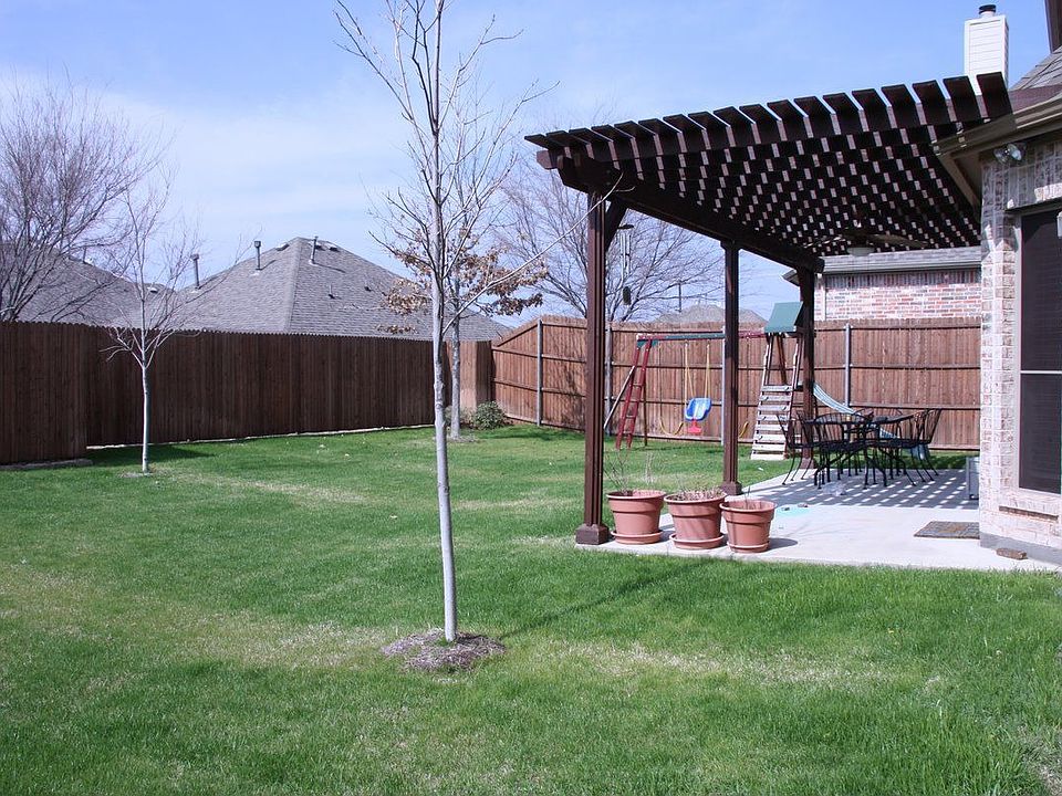 2nd image of 3601 Veronica Dr