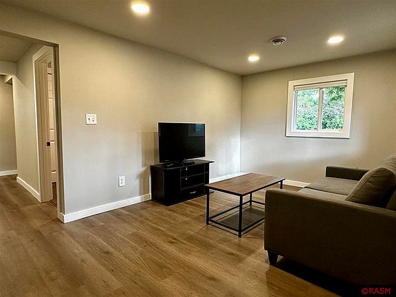 5th image of 519 Carney Ave