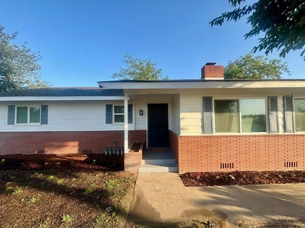 12390 E Kamm Ave, Kingsburg, CA 93631