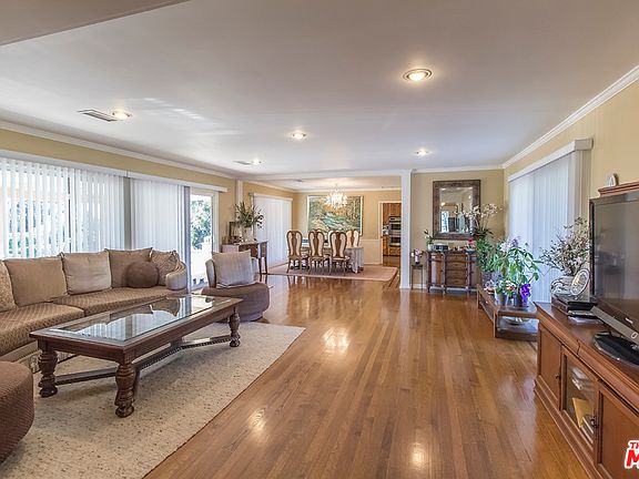 5th image of 385 Valley Vista Dr