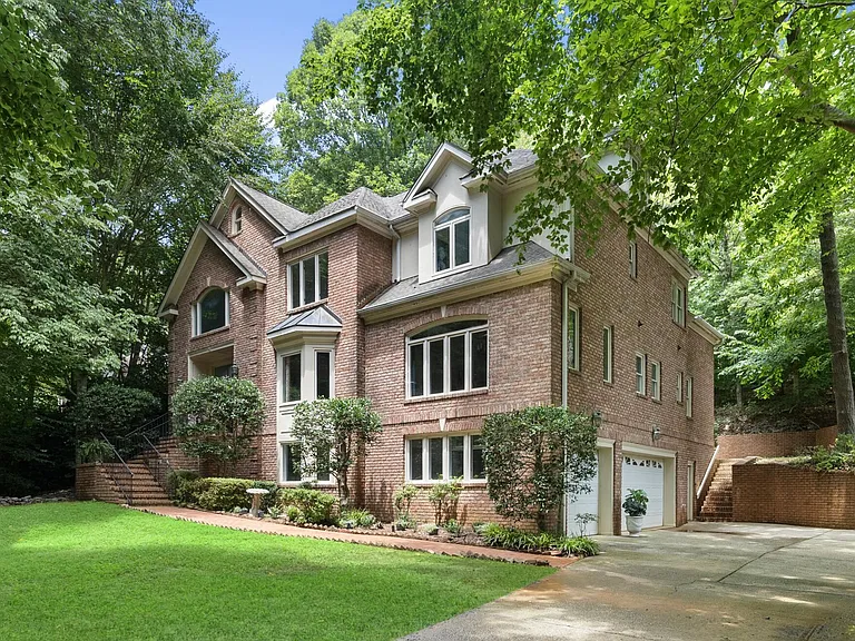 106 Birkhaven Dr — Photo 10