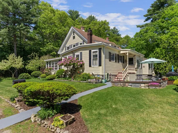 14 Naylor St, North Chelmsford, MA 01863
