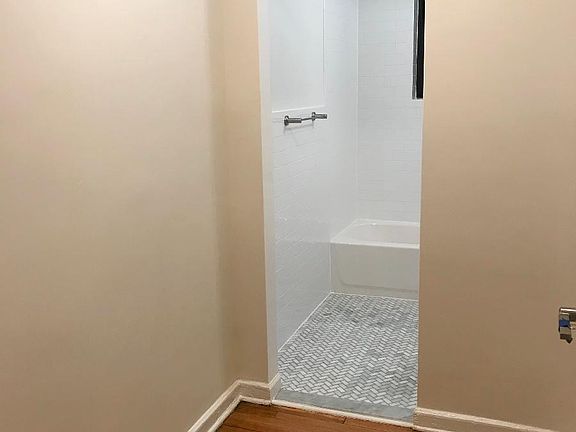 4th image of 3415 Parsons Blvd APT 6BB