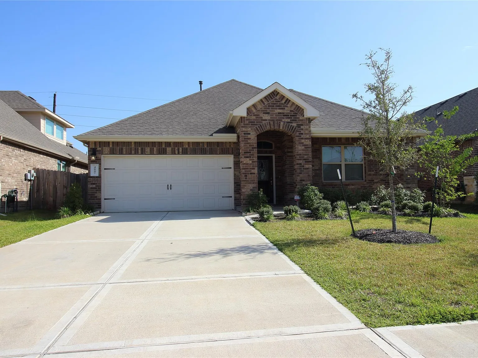 4 bed, 2.0 bath, 1757 sqft, $2,180 — Photo 3