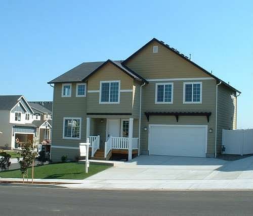 1st image of 2405 NE 126th Pl