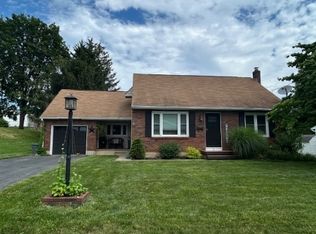 2 Lyons Ct, Phillipsburg, NJ 08865