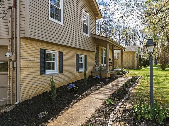 4th image of 134 Edwards Dr