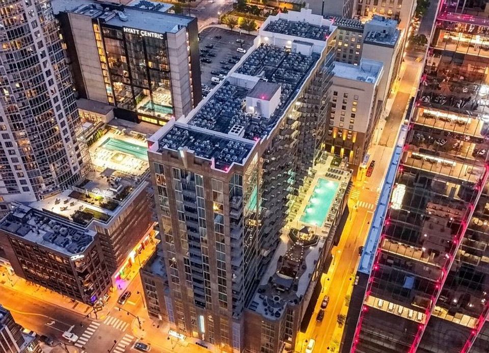 2nd image of 301 Demonbreun St Unit 209