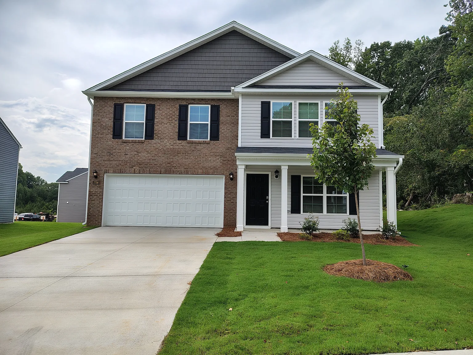 5 bed, 2644 sqft, $2,775 — Photo 1